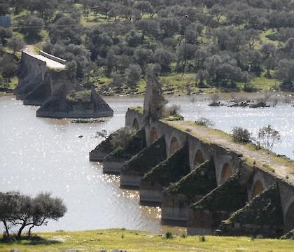 Fronteiras de guerra e de negociação. Portugal e a Monarquia Hispânica em confronto