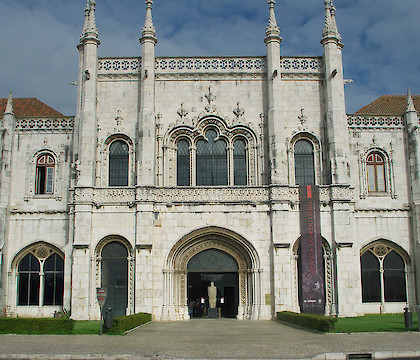 Ídolos. Olhares Milenares