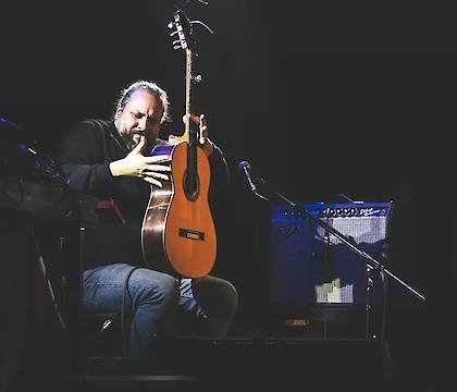 Guitar Surprise de Raúl Cantizano + Los Voluble